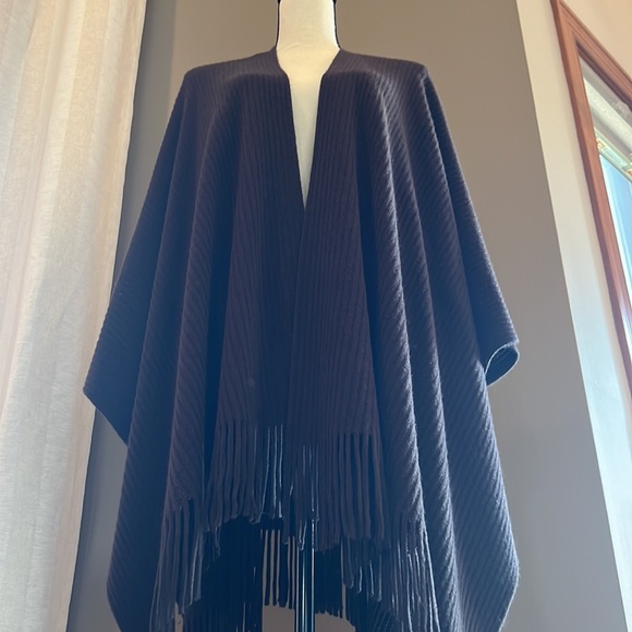 Womens shawl - Picture 2 of 3